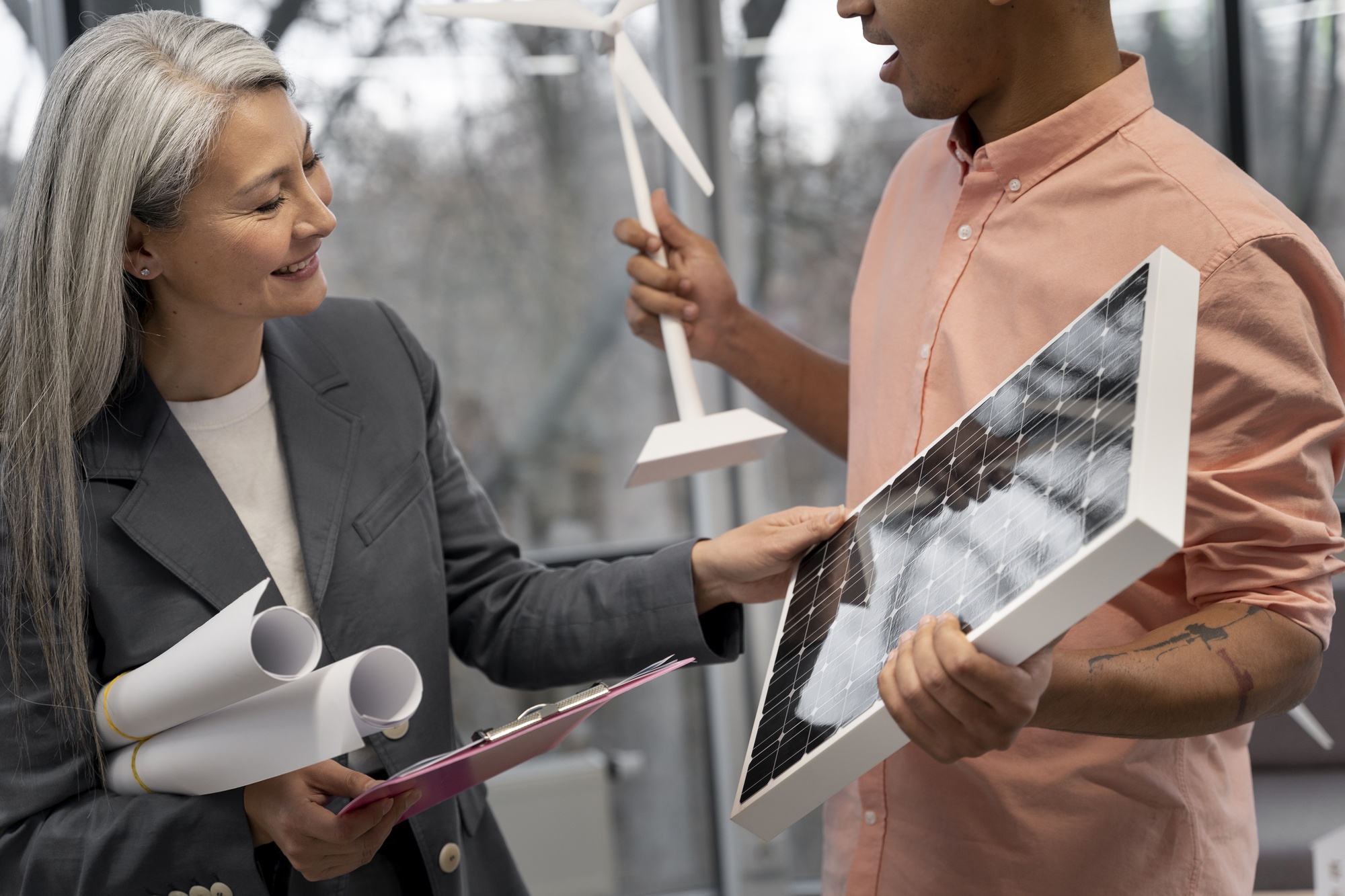 Top 5 Things to Consider When Selecting a Solar Panel Dealer